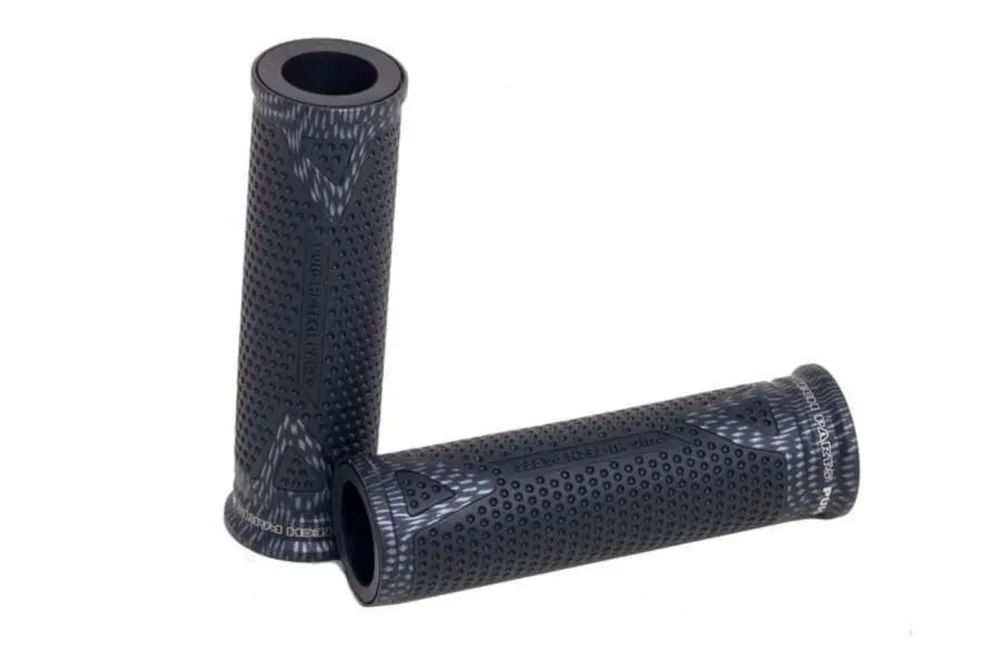 Rukojeti PUIG RADIKAL 8191C karbonový vzhled 123mm Originální