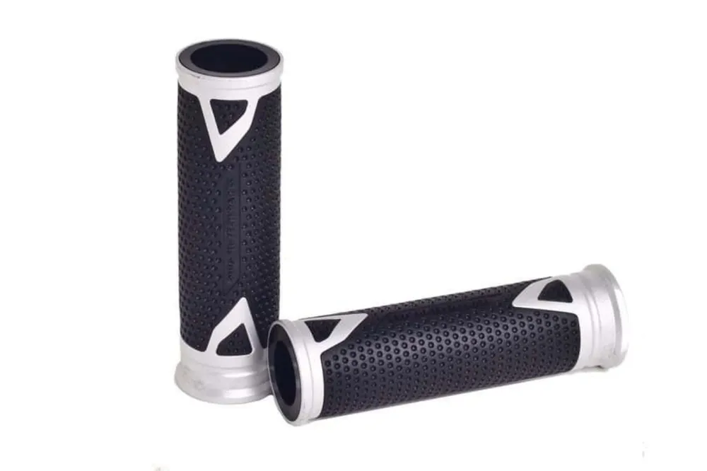 Odeslání Ihned Rukojeti PUIG RADIKAL 8191P stříbrná 123mm